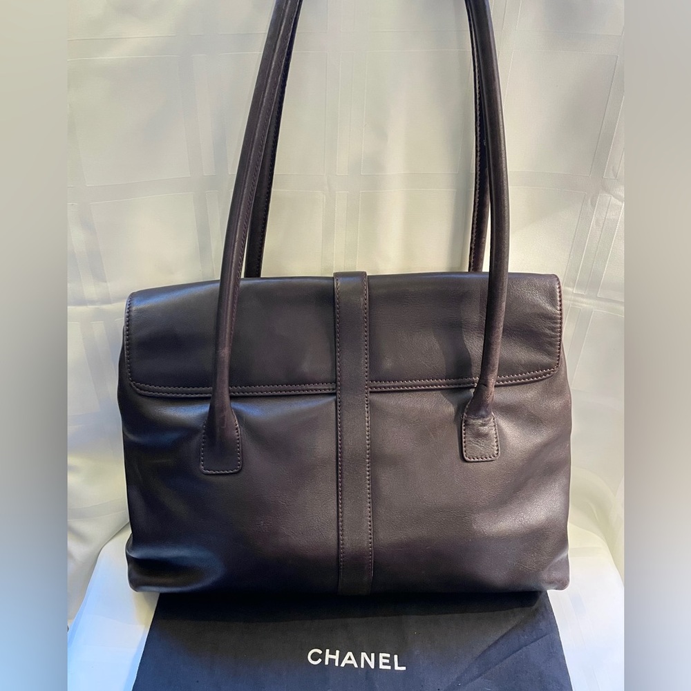 CHANEL CC Turnlock Leather in Charcoal Brown - Picture 2 of 16
